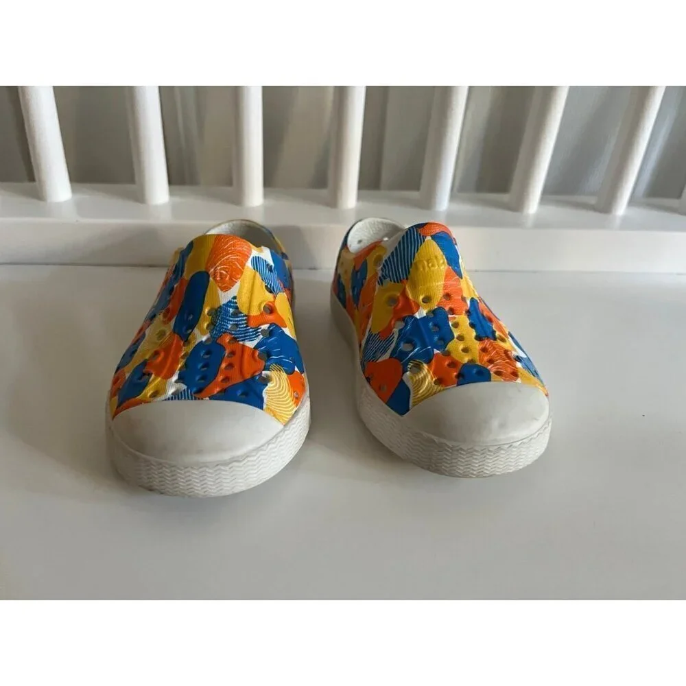 Native Shoes - Picture 2 of 6